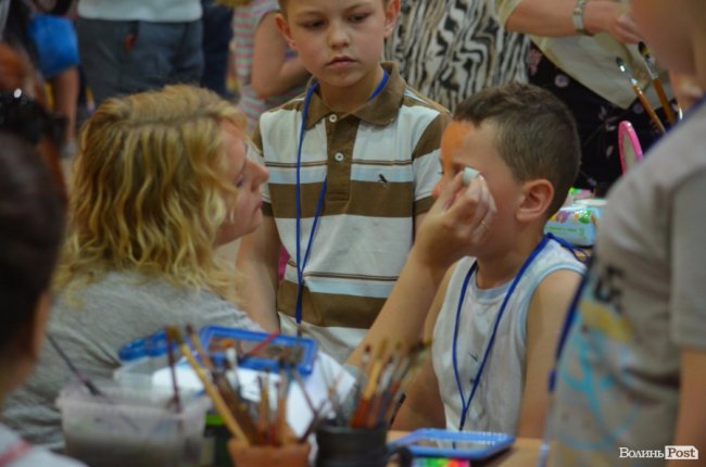 Діти наших Героїв: у «ПортСity» розважали дітей волинських атовців