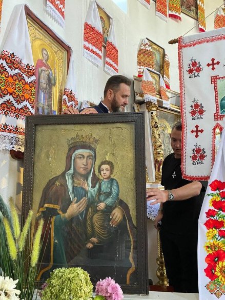 Рентген виявив таємницю: на Волині під іконою знайшли давній образ Богородиці