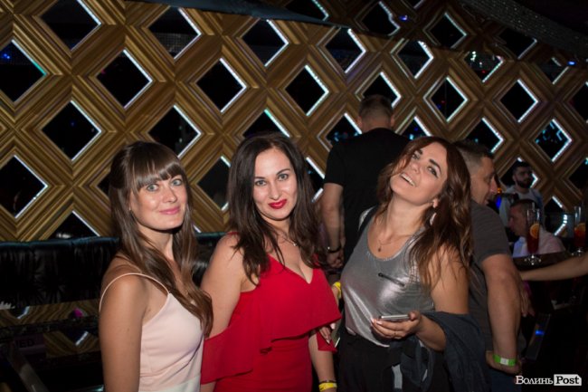 У луцькій «Опері» відгримів концерт Макса Барських. ФОТОРЕПОРТАЖ