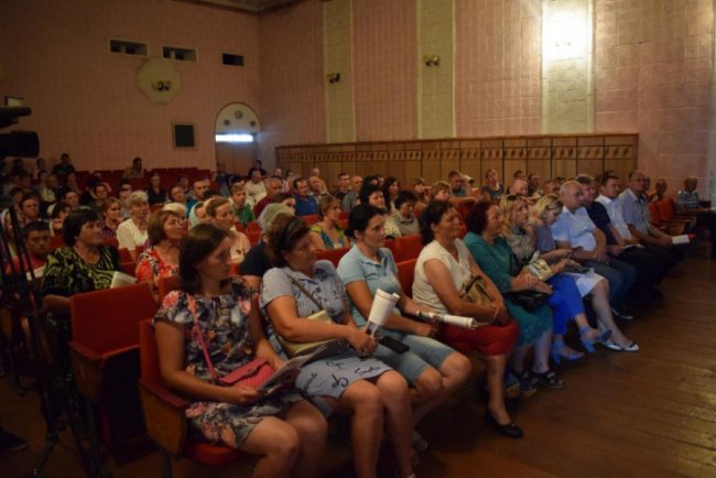 Будинки без електрики і штрафи за самогонку: ратнівчани розповіли Степану Івахіву про свої проблеми. ФОТО*