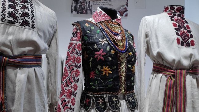 Як одягались наречена та наречений на Волині 100 років тому