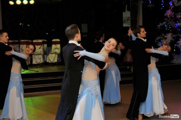 Фото різдвяного балу в Луцьку