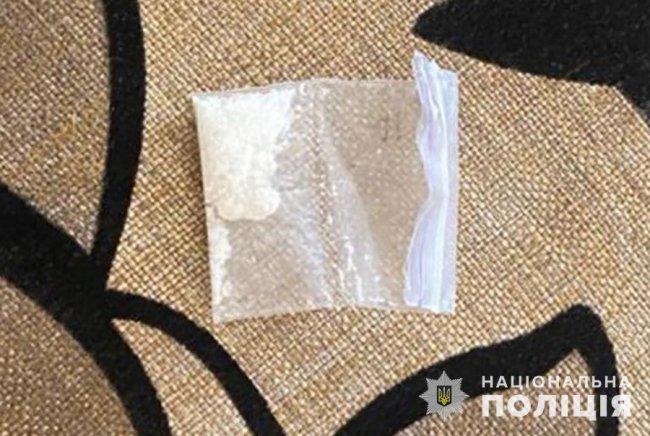 36-річний запоріжанин організував канал постачання наркотиків до виправної колонії на Волині.ФОТО