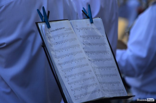 У центрі Луцька грав оркестр Нацгвардії. ФОТО