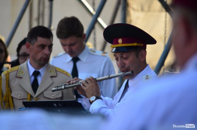 У центрі Луцька грав оркестр Нацгвардії. ФОТО