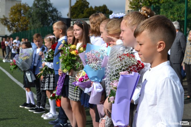 Благодійно, красиво, урочисто: як відсвяткували старт навчання у ліцеї Ковеля. ФОТО