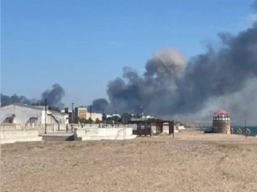 У Криму пролунали вибухи на військовому аеродромі
