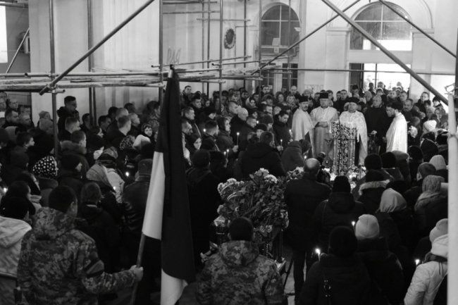 Лучани попрощалися із загиблим Героєм Сергієм Фокіним. ФОТО