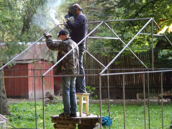 У Луцькому зоопарку добудовують «пташине містечко»