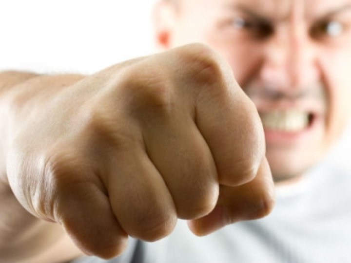 На Волині пенсіонер вдарив в обличчя дитину: як його покарали 