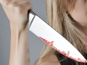 Не поділили сімейний бюджет: жінка зарізала співмешканця