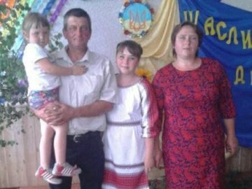Хата згоріла вщент: багатодітна родина з Волині залишилася без житла. ФОТО