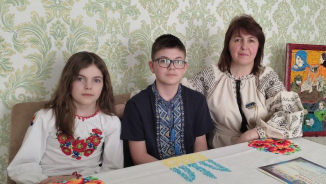 «Я так постарів. Купи мені крем від зморшок»: історія мами, яка 3 роки на Волині чекала з полону сина-морпіха. ВІДЕО