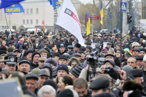 Луцьк. Віче і марш Майдану. ФОТО