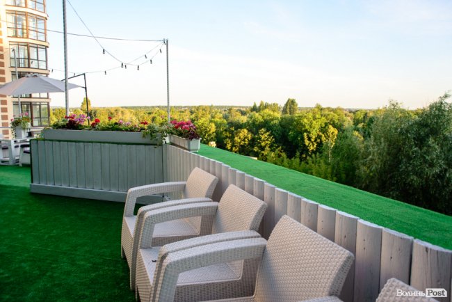 У Луцьку відкрили нову літню терасу із неймовірним краєвидом на місто*