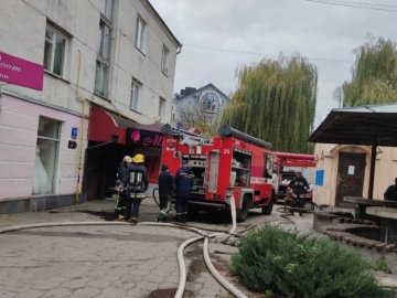 Назвали ймовірну причину пожежі у центрі Луцька