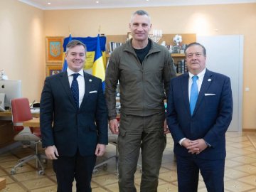 «Підтримка України не послабиться», –  Кличко зустрівся з директорами американського Міжнародного Республіканського Інституту