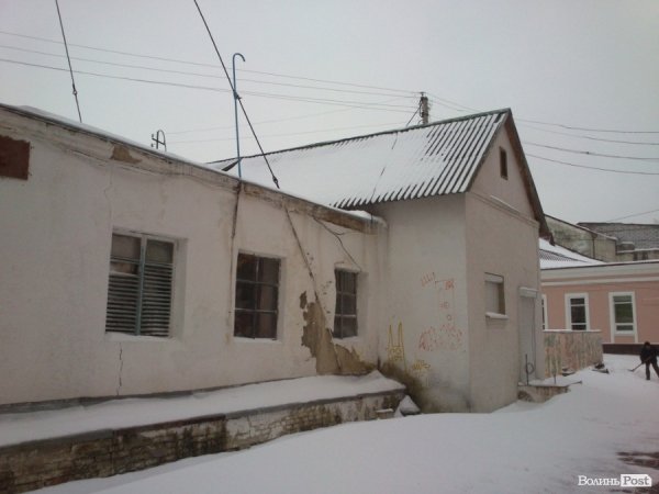 У Луцькраді знову «пропихнули» питання скандальної музичної школи на сесію