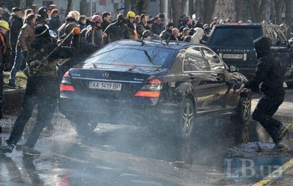 Війна на вулицях Києва. ФОТО