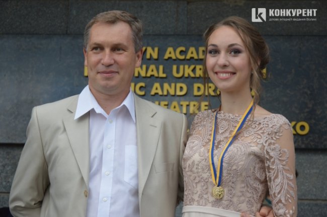 Як луцька школа №1 святкувала випускний. ФОТО