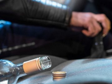 У крові – 3,9 проміле алкоголю: на Волині водій збив пішохода та сказав, що за кермом була дружина