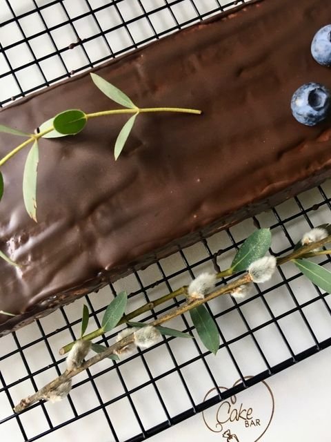 Тістечка у формі плиток шоколаду і трайфл у стаканчиках: волинянки розпочали «солодкий» бізнес у розпал карантину 