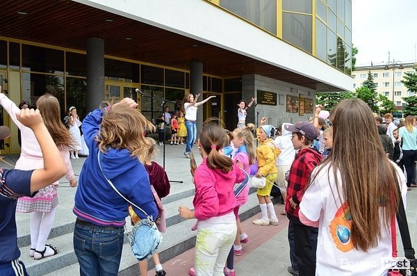 У Луцьку почали збір речей для знедолених. ФОТО