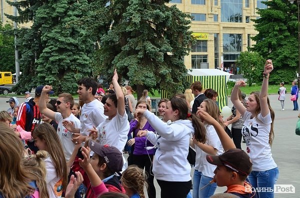 У Луцьку почали збір речей для знедолених. ФОТО