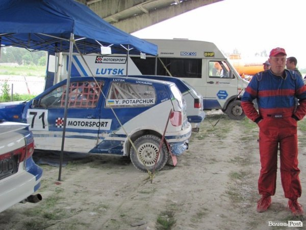 Під Луцьком змагалися автогонщики. ФОТО 