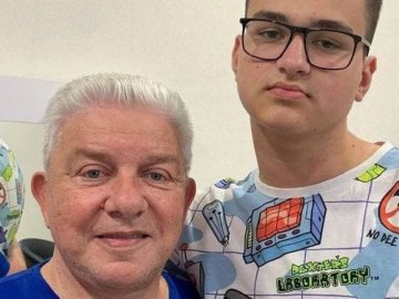 У відомого українського гумориста на спортмайданчику помер 15-річний внук