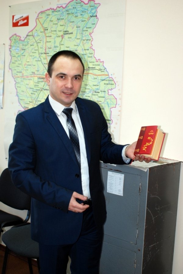 Як виглядає скромний кабінет депутата Луцькради Романа Романюка