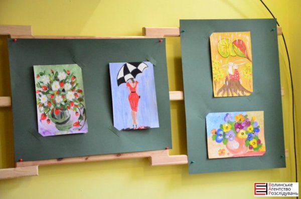 У Луцьку ‒ виставка-продаж картин заради особливих дітей. ФОТО