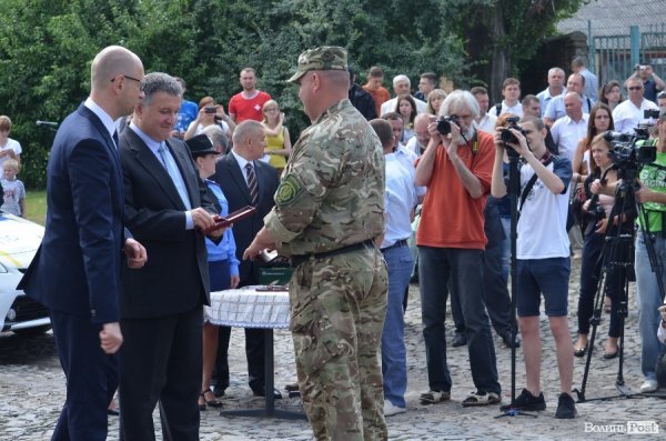 У Луцьку Яценюк нагородив бійців батальйону «Світязь». ФОТО