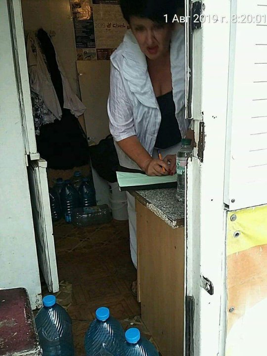 Луцькі муніципалі викрили 3 «точки» продажу сурогату. ФОТО