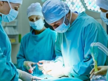 На Донбасі важко поранили волинянина: просять допомоги