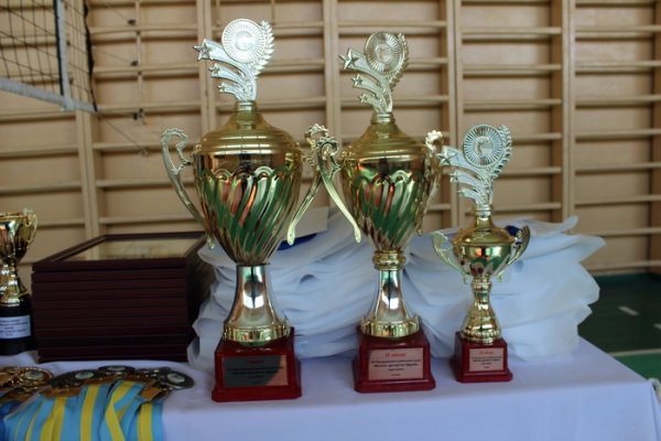 У Луцьку розпочався 25-й волейбольний турнір «Волинь зустрічає друзів — 2016». ФОТО