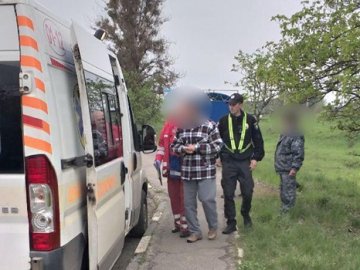 Лежав на коліях, бо не хотів жити: у Луцьку чоловіка врятували від самогубства