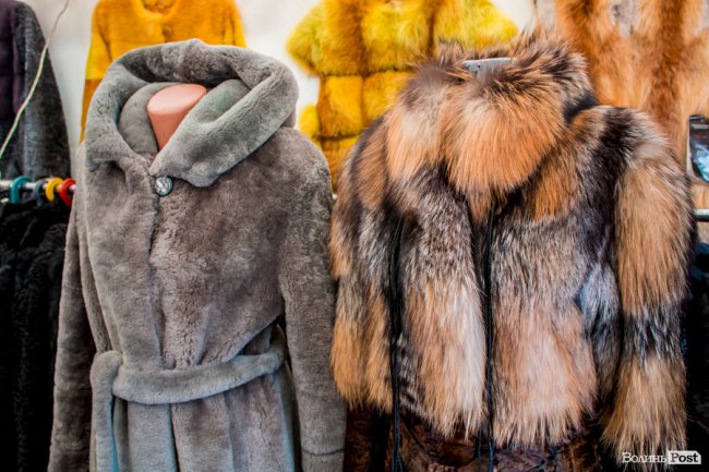 Від білизни до шикарних шуб: у Луцьку – Харківський ярмарок. ФОТО