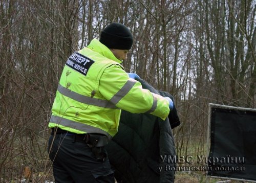 Знайдений у луцькому парку чоловік сам себе зарізав? ФОТО. ВІДЕО