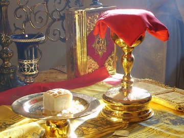 Волинський священник пояснив, чи варто причащатися під час кожного богослужіння