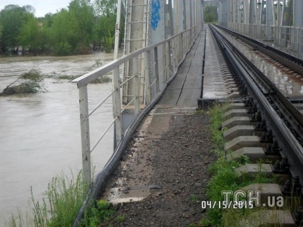 Велика вода на Західній Україні. ФОТО