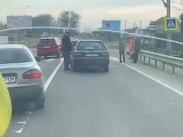 У Луцькому районі автівка злетіла в кювет