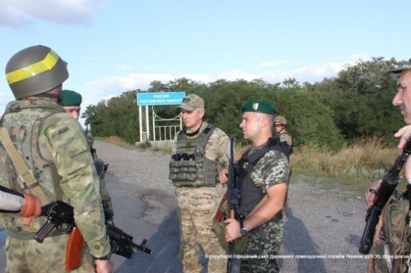 Прикордонники своїми силами зводять «стіни Коломойського». ФОТО