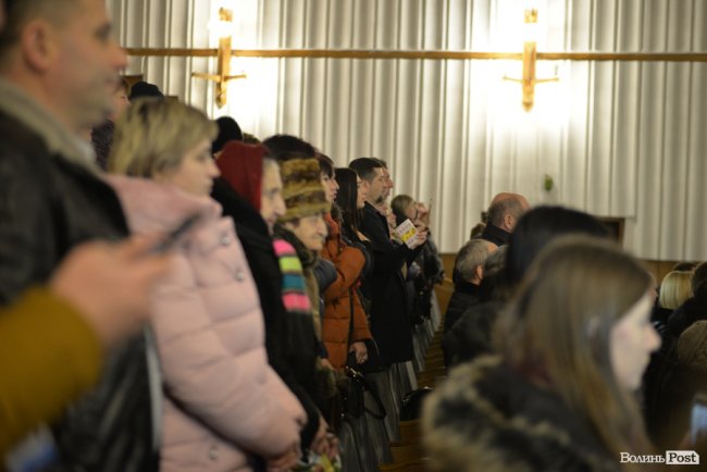 Томос, селфі та колядки: Петро Порошенко на Волині. ФОТОРЕПОРТАЖ