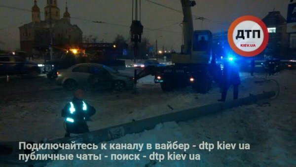 П’яний чоловік на бетоновозі протаранив 2 авто в Києві
