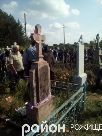 Провели в останню путь волинського сільського голову Петра Радчука. ФОТО