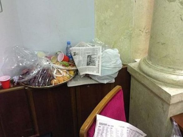 Як регіонали «бухали» у Верховній Раді. ФОТО 