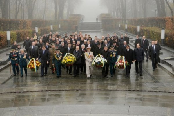 Регіонали звезли на марш в Київ студентів «за 50 гривень». ФОТО