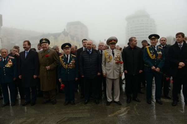 Регіонали звезли на марш в Київ студентів «за 50 гривень». ФОТО