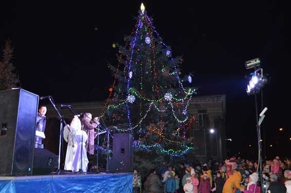 У Ковелі засяяла головна ялинка